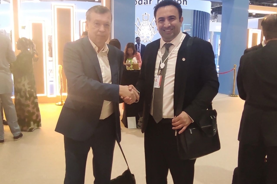 Brief Meeting with Vladimir Katenev, President of St. Petersburg Chamber of Commerce, at AIM Congress